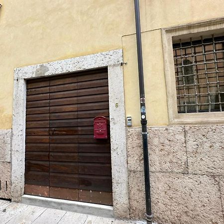 Al Campanile Apartamento Verona Exterior foto
