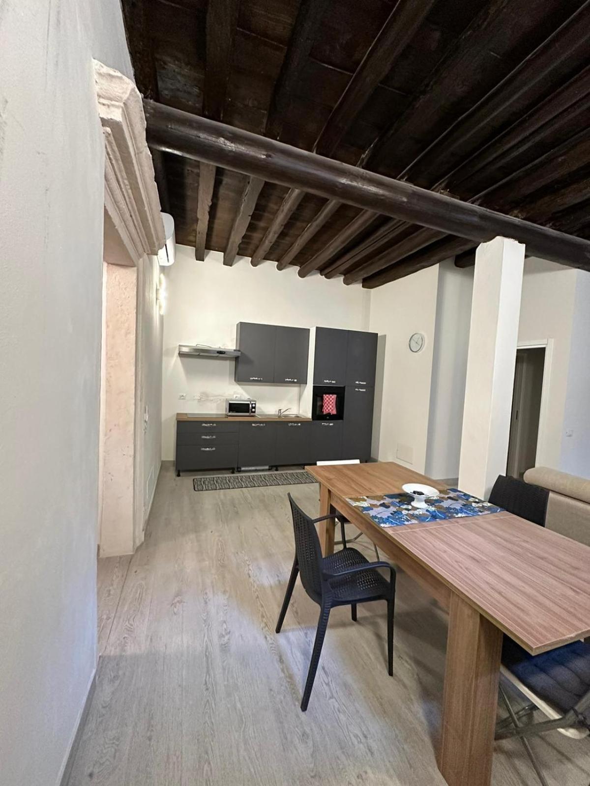 Al Campanile Apartamento Verona Exterior foto